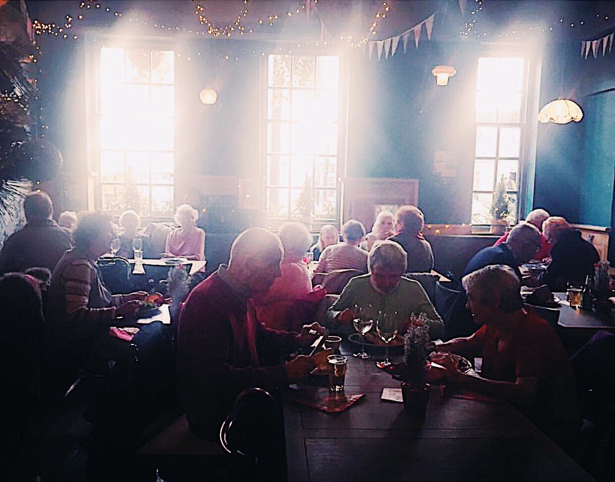 Every year our lovely pubs host cosy Christmas meals for local senior citizens who might otherwise be lonely. This weekend it was <a href="/EltGPO/">Eltham GPO</a> and <a href="/NorwoodKnowles/">Knowles of Norwood</a>. Well done to the teams! 🎉🎄🎉🎄