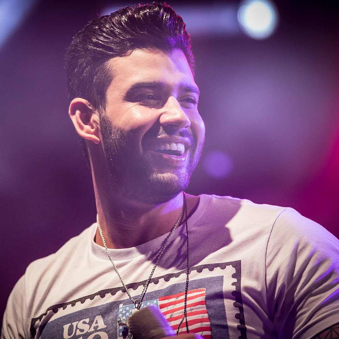gusttavo_lima's tweet photo. Bora que hoje nós temos dois encontros!! São Paulo/SP e Embu das Artes/SP! Você não quer ficar de fora né?! 😜😜 https://t.co/GMI89aD4lw