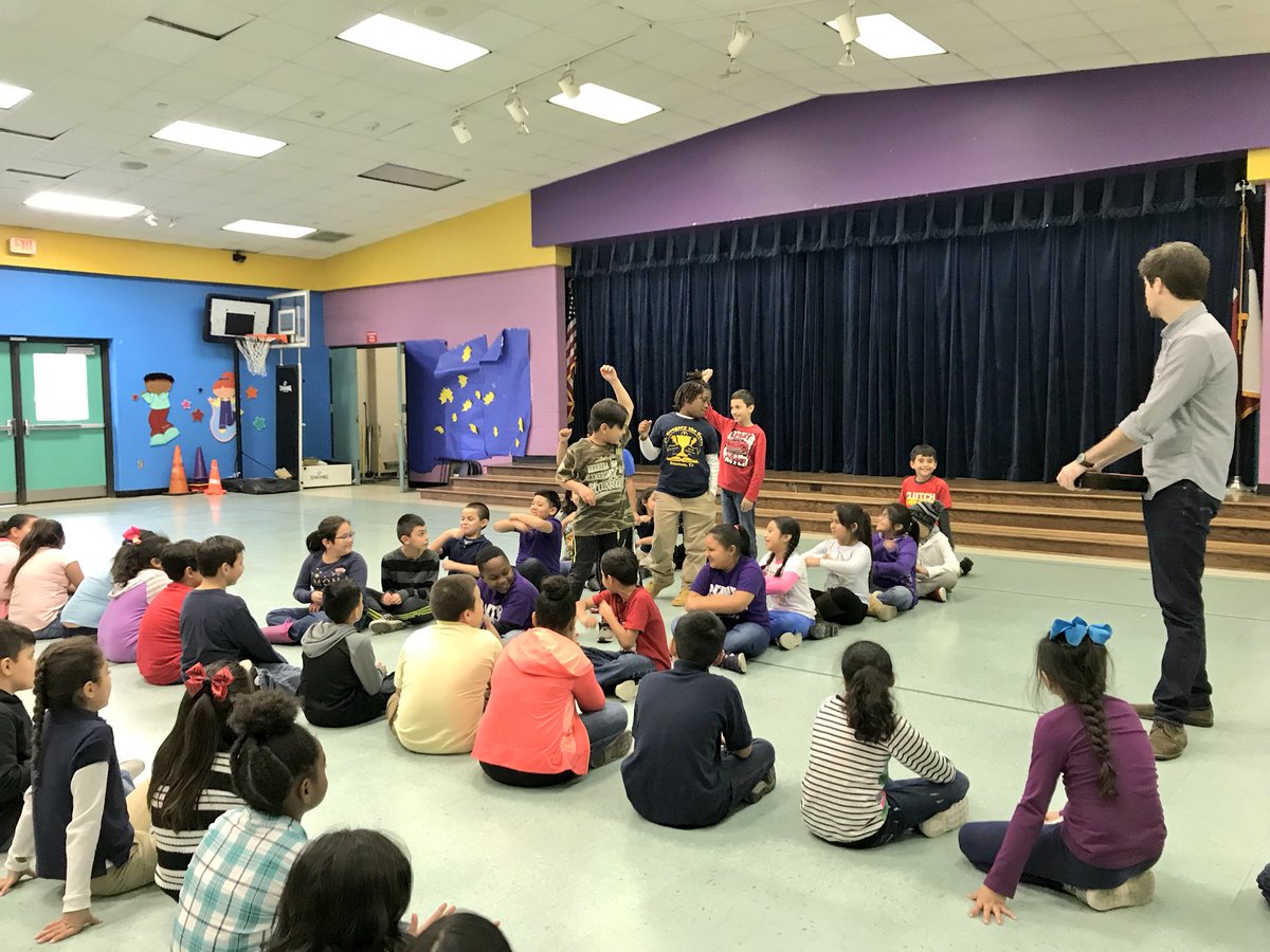 HerreraHuskies's tweet photo. Students performing at their open workshop with Mr. Scott. Thank you @AlleyECE for letting our kids explore forms of energy through the use of the arts! #StagingSTEM #HerreraSTEM #STEM #HISD #TeamHISD @DrFennick @HISD_Supe @TeamHISD @HoustonISD @HISDFACE https://t.co/x08MsU9KM2