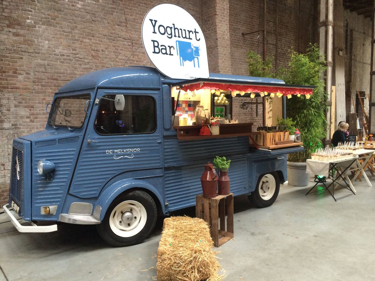 TheFoodConvoy's tweet photo. Benieuwd naar de #foodtrucks uit #DenBosch en omgeving?
Neem een kijkje op onze nieuwe landingspagina!
https://t.co/4AetuzNo96 https://t.co/eZ3VB5du5h