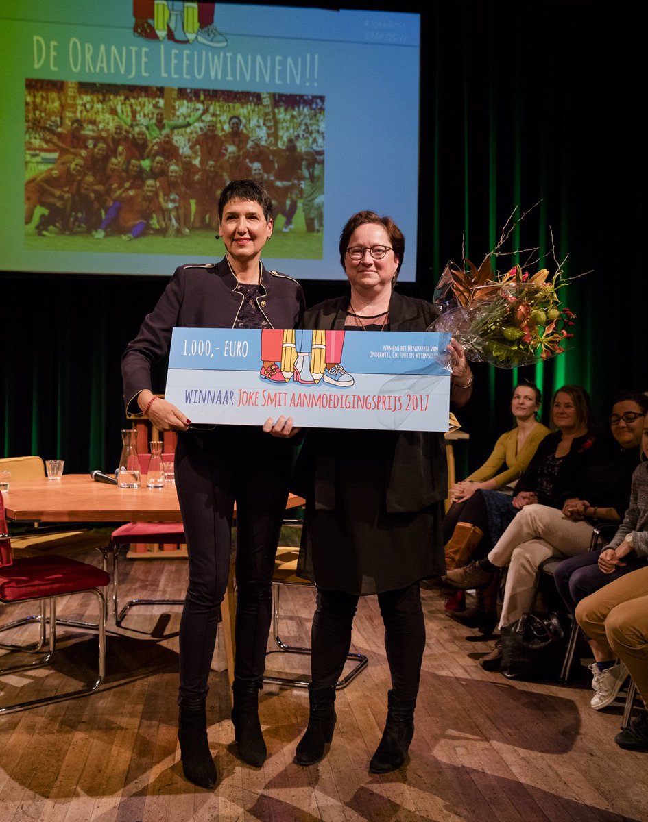Felicitaties aan Gloria Wekker (winnaar Joke Smit oeuvreprijs) en de @oranjevrouwen (winnaars Joke Smit aanmoedigingsprijs)! rijksoverheid.nl/ministeries/mi…