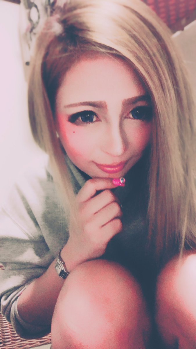 Daice56's tweet photo. ラストプレゼント開封枠
見れなかった。
こういう時に学校とかバイト😣
早くオトナになりたい。そして
あゆちゃんに絶対あいたい！
#神様あゆみ #あゆちゃんLOVE https://t.co/rU0oCoAn3f