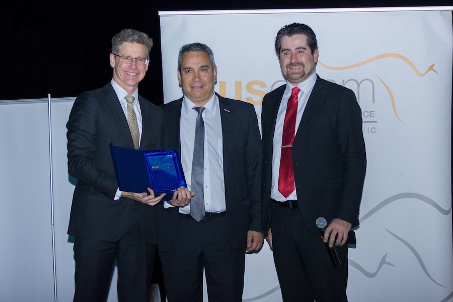 lamining's tweet image. Liebherr recibe reconocimiento Empresa del Año 2017 AUSCHAM goo.gl/9jGGiQ @Liebherr