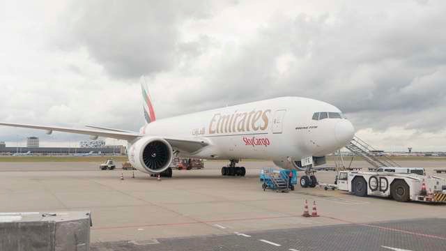 Meer goed nieuws voor MAA! Vrachtvlieger Emirates strijkt neer op Maastricht Airport - 1limburg.nl/l/58388