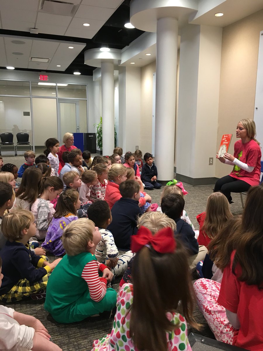 oakes6debbie's tweet photo. How the grinch stole Christmas. K teams! Pj day @hickeytrit @BrookeK429 @MissMeganNoe @shauncmccarthy @maryjacobr @julia_jlee @TrinityLearn https://t.co/kNrkdavTV8