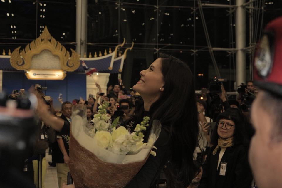 Chandra_lunar's tweet photo. รักรอยยิ้มที่มีความสุข รอยยิ้มที่จริงใจของเธอ @mariaehren #WelcomebackhomeMaria #MissUniverse #Thailand https://t.co/fZMxASHTOz
