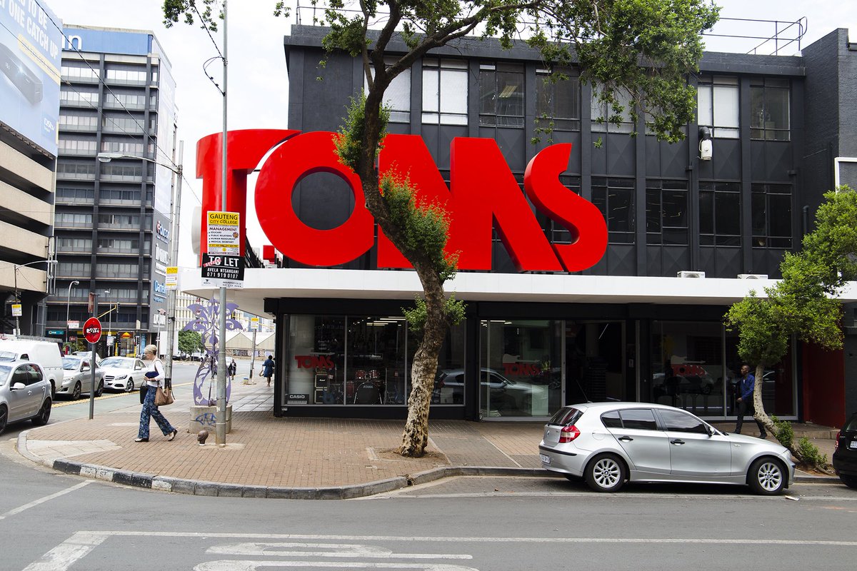 MyBraam's tweet photo. Located at 11 Melle Street, TOMS has ‘become known as one of the most important supplier of musical instruments’ to Johannesburg. An array of musical equipment and instruments as well as a recording studio, TOMS has you covered! https://t.co/hOVyRDWCJ7