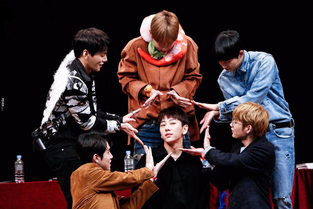 FEVER_787's tweet photo. 20171203 부산 신나라팬사인회
@JBJtwt787 https://t.co/OZkv4Hjdf6