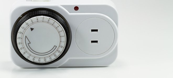 CastroElectric's tweet image. Using a light timer is an excellent way to conserve energy this Christmas! Magically light up your home by setting it and forgetting it: bit.ly/2nLLRvI