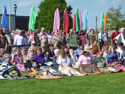 PatchworkTours's tweet image. If you like Country and Western along with quilting, why not join me on this tour to Nashville and Paducah. click at goo.gl/dHP4mA or call at 01332 905601 for Quilt tour &amp;amp; Amish holidays price.