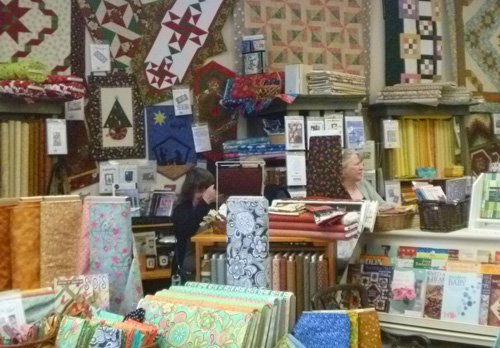 PatchworkTours's tweet image. If you like Country and Western along with quilting, why not join me on this tour to Nashville and Paducah. click at goo.gl/dHP4mA or call at 01332 905601 for Quilt tour &amp;amp; Amish holidays price.