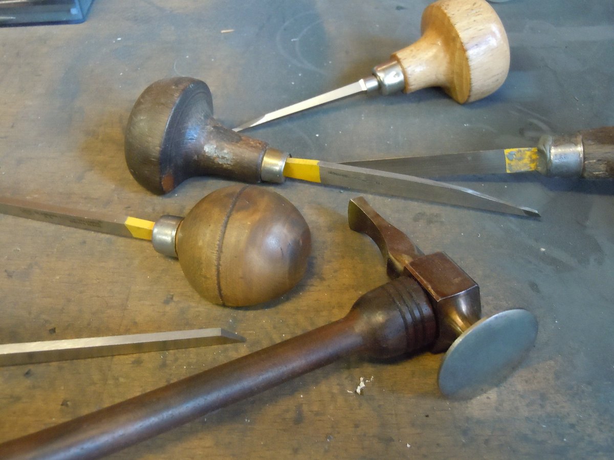 Question of the day : can you guess what these tools are used for ? Just one clue : they can be found in the Belgian part of our Manufacture... Good luck !