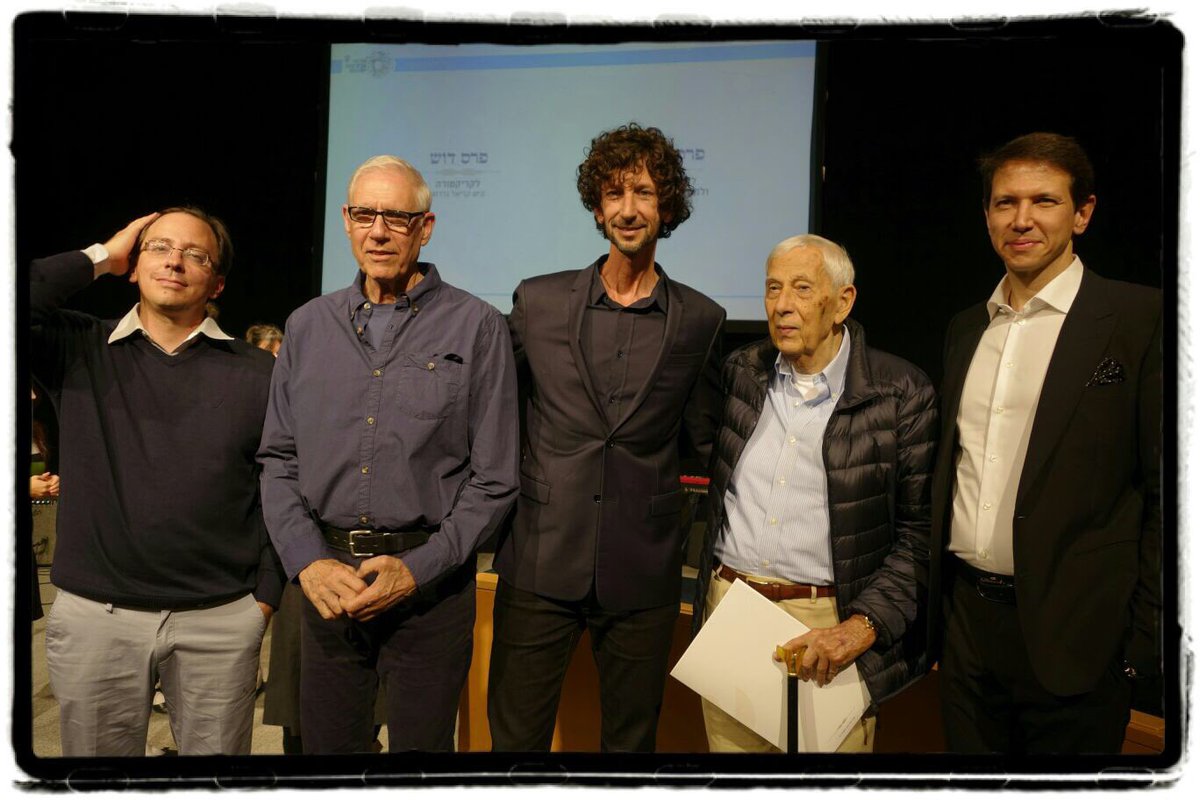 itaianghel's tweet image. אתמול קיבלתי פרס סוקולוב לעיתונאות. יחד עם עוד ארבעה עיתונאים שאני מאד מעריך. בגלל זה גם לבשתי ז׳קט, מה שלא עשיתי קודם בעבודה העיתונאית שלי. מבטיח שזה לא יחזור על עצמו 😉