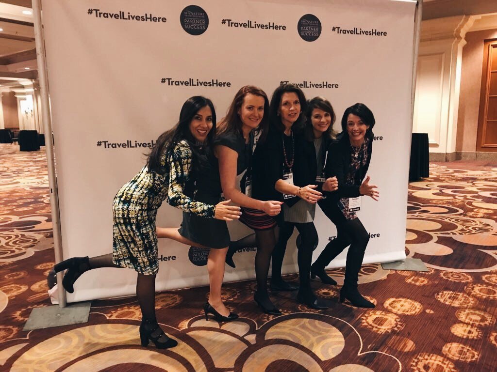 WaterstoneM's tweet photo. We had such a wonderful time with our members at the @signaturetvlnet conference this weekend @HotelCountryClu @FitzwilliamBEL @SINAHotels @MetroTouringEC & we were especially proud to represent #CastelMonastero! 🎉 #SIGTN #STNEMBARK #STN https://t.co/XSUXo7kNhs