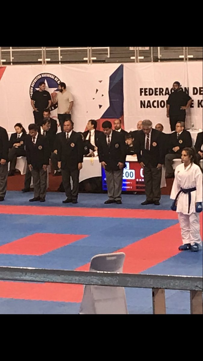 enriqueaguayoch's tweet photo. La joven @ValeentinaToro , de 17 años, obtuvo los títulos de campeona nacional Sub 21 y Adulta en Karate. Es de esas deportista que marcan la diferencia en el cómo viven su deporte. Así, es lógico pensar que seguirán los éxitos. Posibles auspiciadores, Valentina es de verdad. https://t.co/LUGAUiOPM2