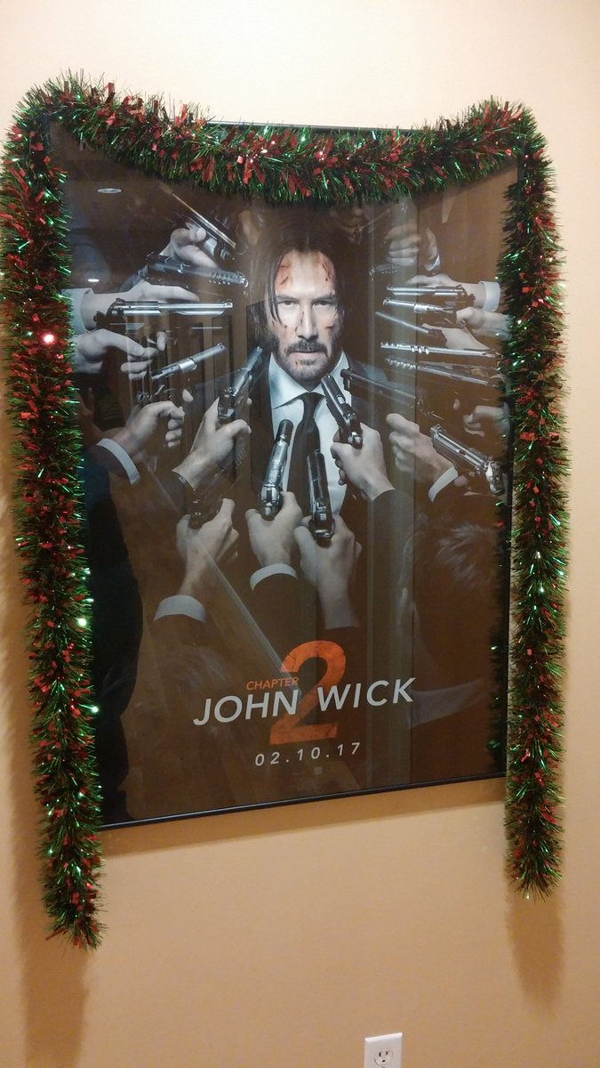 travisLcook's tweet photo. Looks like #KeanuReeves forgot his #SecretSanta gift. #OhKeanu #YouInTrouble #Christmas #Holidays #JohnWick #XmasSpirit #NoReGifting #HappyMonday https://t.co/uZqz9Z57Xh