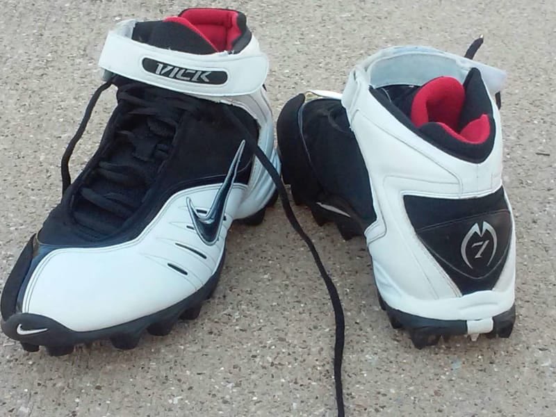 mike vick football cleats