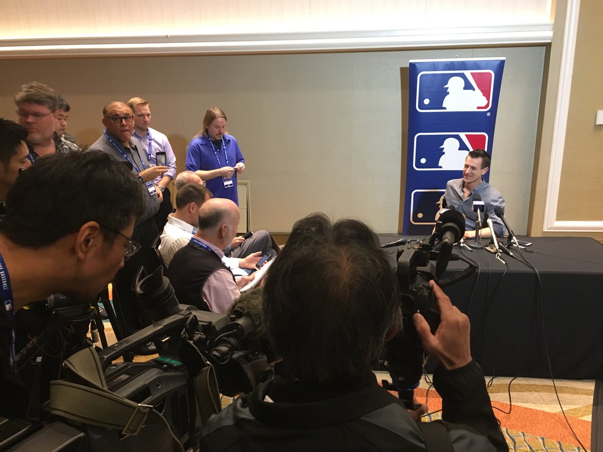 The #WinterMeetings are underway! Manager Craig Counsell meets with the media in Orlando. https://t.co/A84vLDhK8V