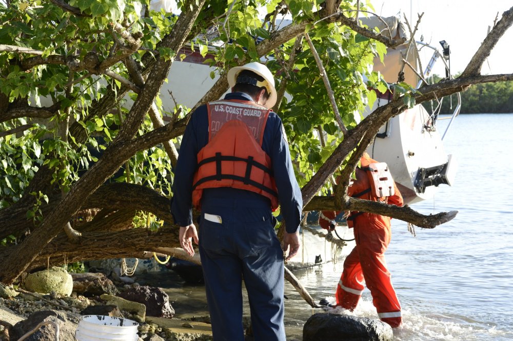 femaregion2's tweet photo. #USVIRecovery: The @USCG is conducting site safety monitoring for the removal and refloating of the Sailing Vessel Windstar with Resolve Marine Group in Brewer Bay, #USVirginIslands. FEMA continues to support its federal and local partners in the post-#hurricane recovery process. https://t.co/q9y9cDMx24