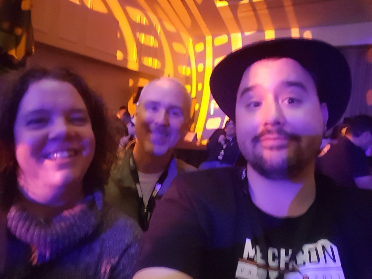 iDerekOfTheDEAD's tweet photo. Morggo, what did you label this? Elf on the shelf? I don't think I have your twitter tags, let me know later! Hanging with these two during and pre-MechCon was great! #MechCon2017 @TehKingWesker https://t.co/EMxzciVi5e
