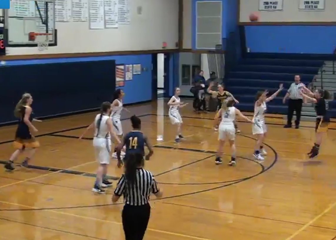 DJackFOX13's tweet photo. @anniewright1884 @awsgators Freshman phenom Julianna Walker @Juelz_Blueprint drops 37 pts in less than a half in a win over the @SultanHSTurks  #GatorDun https://t.co/Q0DHRea3Jd