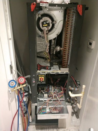 GetMoCool's tweet image. Good Morning! One of our tech's starting the day right and working to fix an AC unit
#southflorida #hvac #Monday #f4f #follow #like #like4like #Miami #airconditioning #ac #cool #bocaraton #keybiscayne #hvaclife