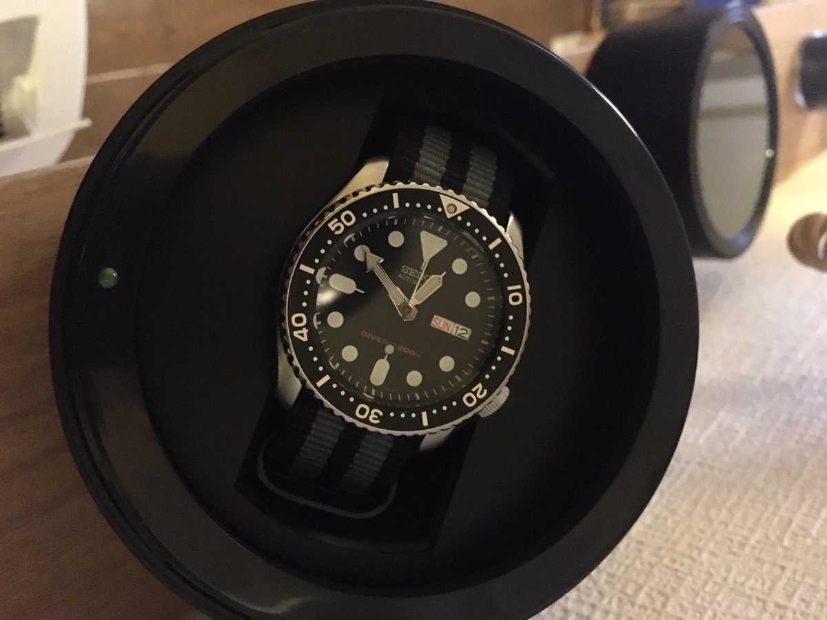 Sada423's tweet photo. 今日から僕の代わりに巻いてくれるザ・マシーン
#SEIKO #ワインディングマシーン https://t.co/OsS5Wd0khl