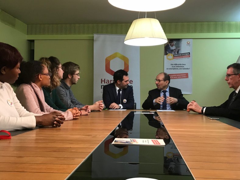 "Nous nous réjouissons de l’obtention par Harmonie Mutuelle de ce nouvel agrément qui va permettre à une 60aine de jeunes de s’engager en #ServiceCivique pour lutter contre la #fracturenumérique et de découvrir les #valeursmutualistes" Yannick Blanc @yxblan