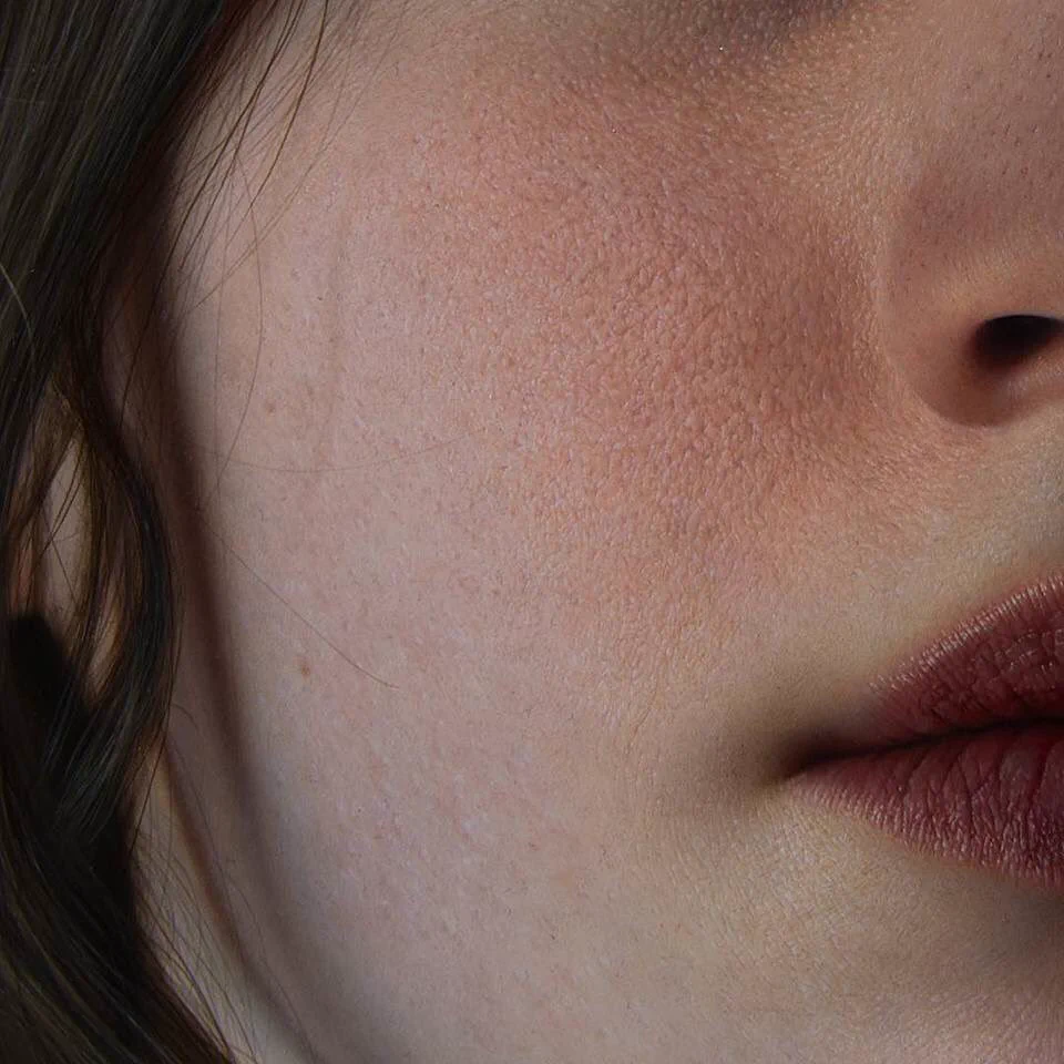 アップの写真では本物にしか見えないw男性が描く女性の「絵」に注目！