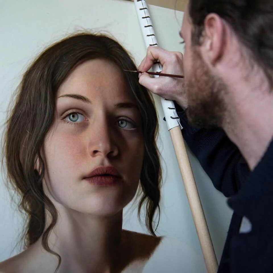 アップの写真では本物にしか見えないw男性が描く女性の「絵」に注目！