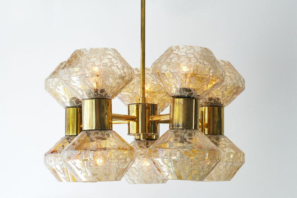 rubywattslights's tweet image. Georgina Cave, one of our favourite Interior Designers, mixing old with new, her designs are timeless with ooze quality. So we are thrilled she is showcasing our lighting at her showroom in Primrose Hill, LDN. Here’s one of the pieces on show. #CaveInteriors #TimelessDesign