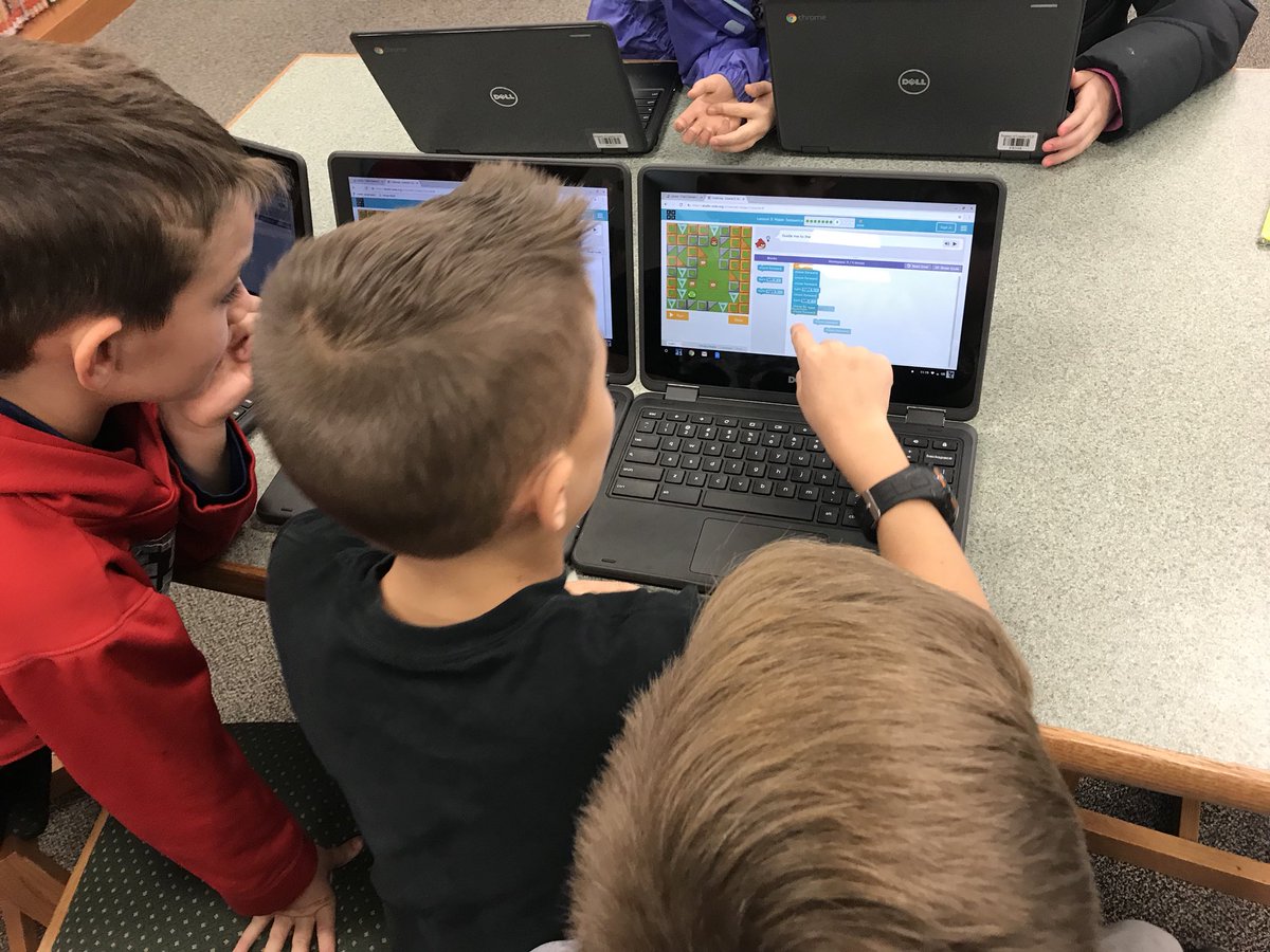JPElibrary's tweet image. #HourOfCode2017 continues this week! Collaboration, problem solving and FUN #LISDcodes #leanderisdlib