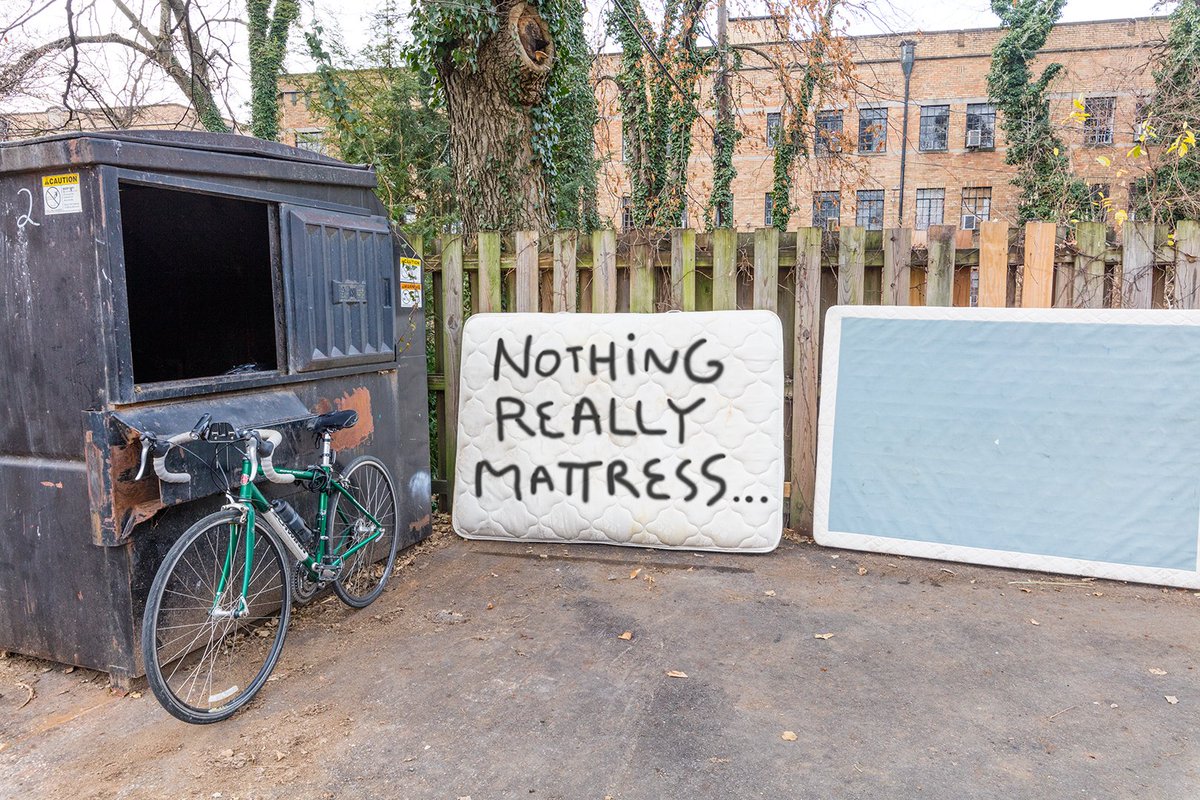 AndySpessard's tweet image. Nothing Really Mattress (probably Queen size) 💓💕😘💕💓 #queen #bikeride #nothingreallymattress