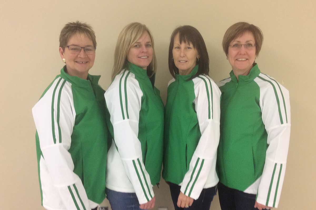 CURLSASK's tweet photo. Defending champions Team Sherry Anderson, Team Tracy Streifel &amp; Team Peggy Fernquist have qualified into the 2018 @Affinity_CU Senior Women’s Provincial Championship! Team Jeff Hartung also received a berth into the @SaskTel Tankard Men’s Provincial this weekend! #provsbound https://t.co/oTk9suXQA4