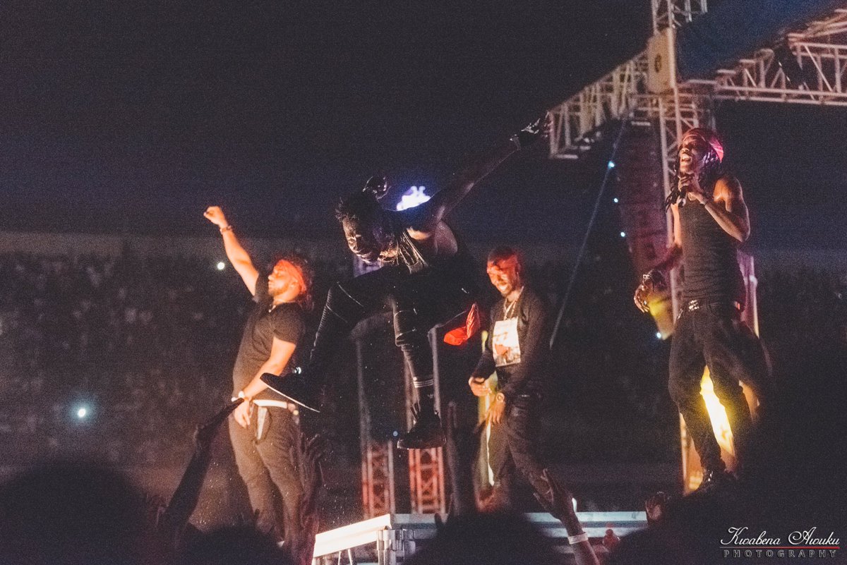 KwabenaAwuku's tweet photo. J U M P!!!
#ShattaMovement
#SMLyf
#SConcert2017
#MusicConcertPhotography https://t.co/q8kqvls1DV