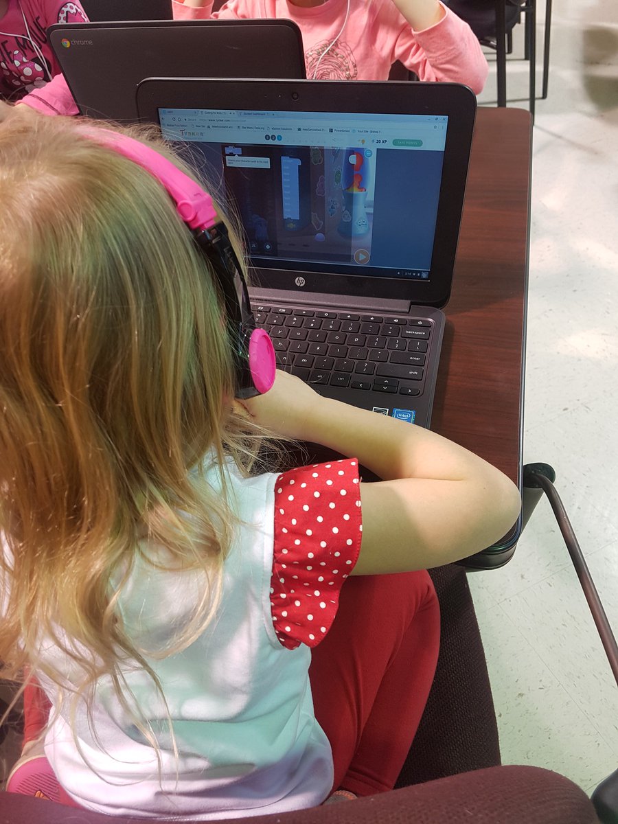 BishopFeild's tweet image. Look at this Kindergarten code!! @NLESDCA #HourOfCode2017