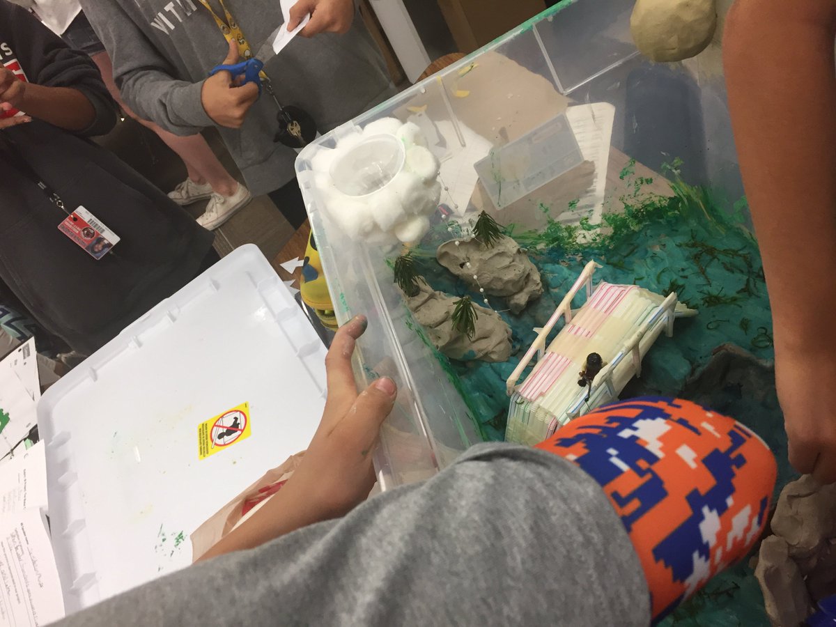 MSD38Science's tweet image. Students in Ms. Bradley 6th grade science class at Meadows prepping for 3-D Model of Water Cycle presentation today. #MadScienceRocks#MadScienceTeachers#MadScienceStudentsWorking#MSD38