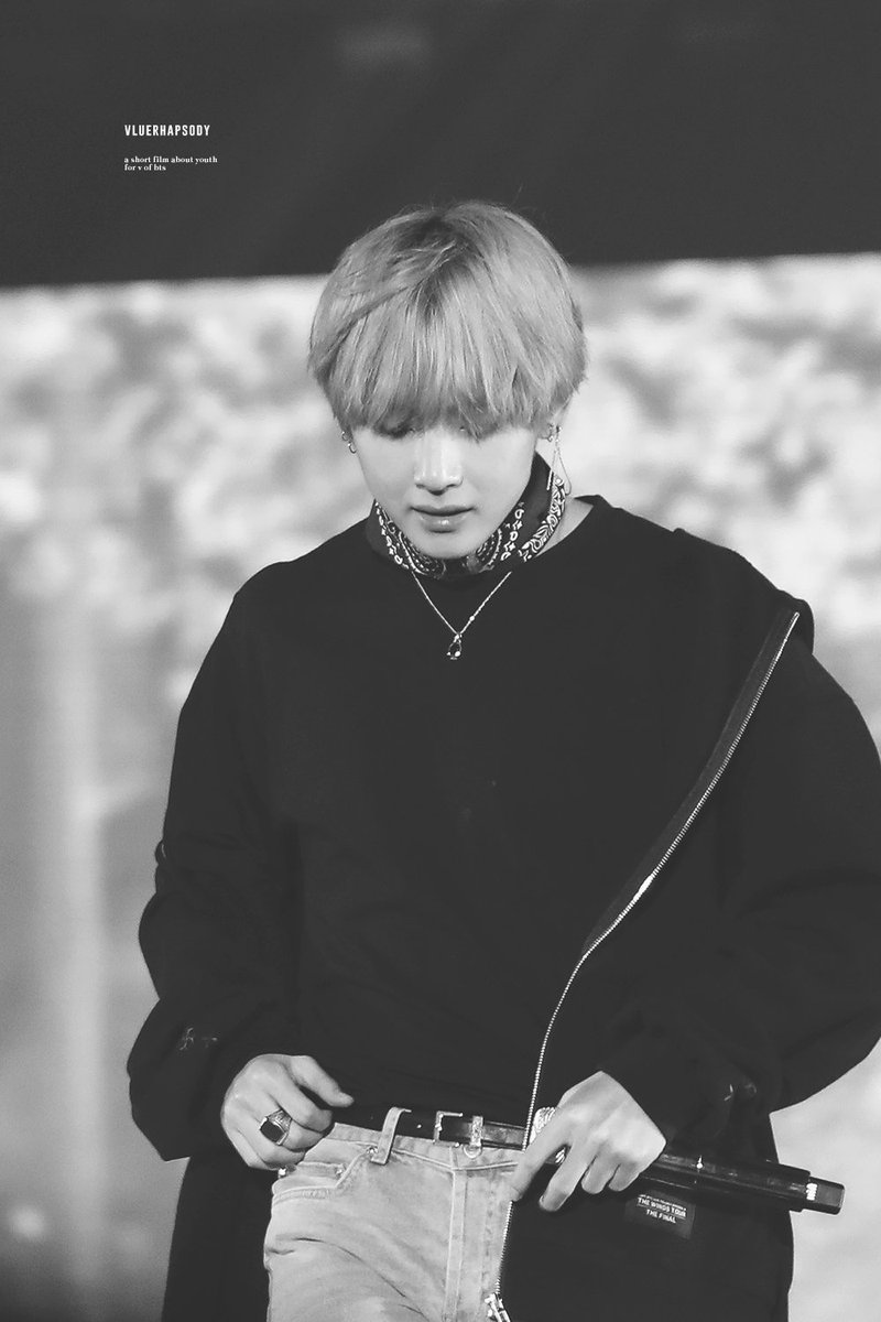 vluerhapsody's tweet photo. 171210 THE WINGS TOUR FINAL  
겨울에 보는 봄날 태형이 산들 바람 같앙 ❄️❄️🍃💐
#뷔 #태형 #V #TAEHYUNG #방탄소년단 #BTS @BTS_twt https://t.co/VHJ4SxPBwS