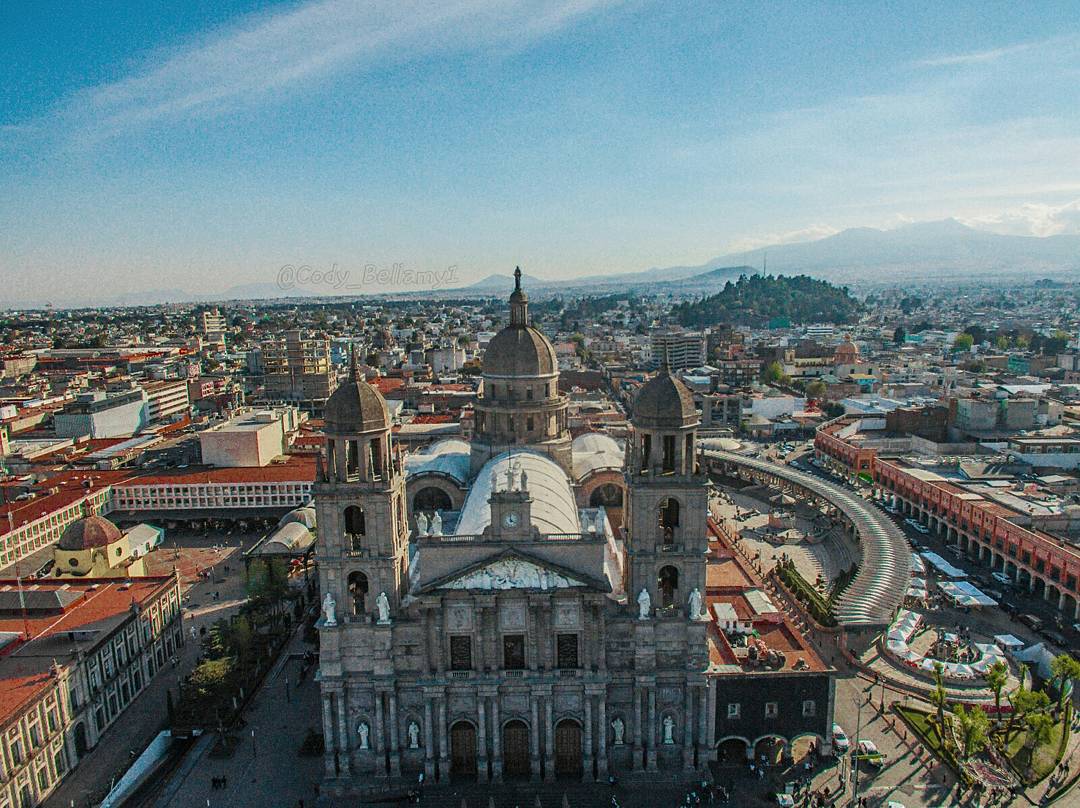 Cody_Bellamy1's tweet photo. @TolucalaBellaCd #Toluca #CatedralDeToluca #pasionxedomex #Coflying #Drones #DJI https://t.co/dzcFyY6N38