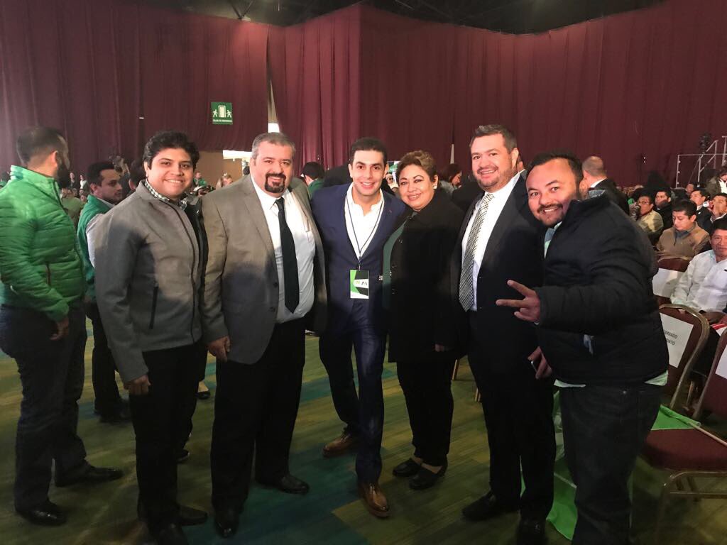 PVEM_JMM's tweet photo. Nuestro líder @mijailflota y líderes de los diferentes comités municipales en #QuintanaRoo presentes en la Presentación de la Plataforma Electoral 2018 - 2024 #MéxicoVerde https://t.co/KGMrKO6kPG