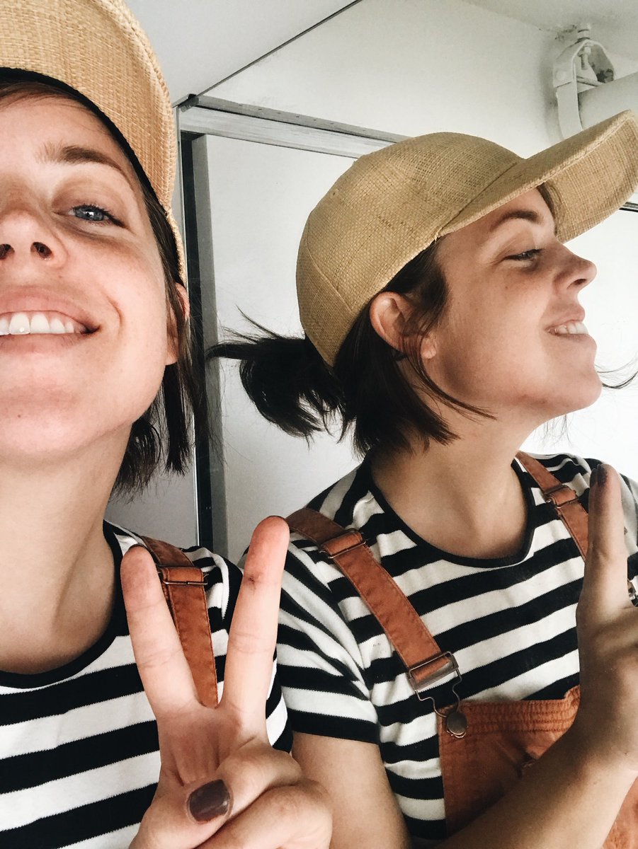 BodyPosProject's tweet image. “On a good day, being an artist is great. On a bad day, it is really fucking terrifying.” 

Keep👏🏻on👏🏼being👏🏽brave👏🏾@raniban. (Read her interview about body image and art at bodyposproject.com) #bodypos