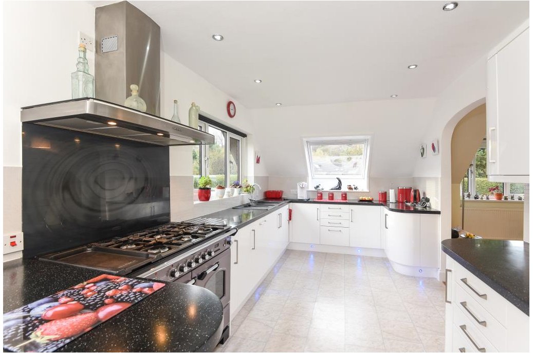 RBBProperty's tweet photo. It’s little wonder the development of Irfon Bridge Close is so popular – the area is stunning! #Property #home https://t.co/RCYlI2QGU6 https://t.co/pIkMKtjW1z