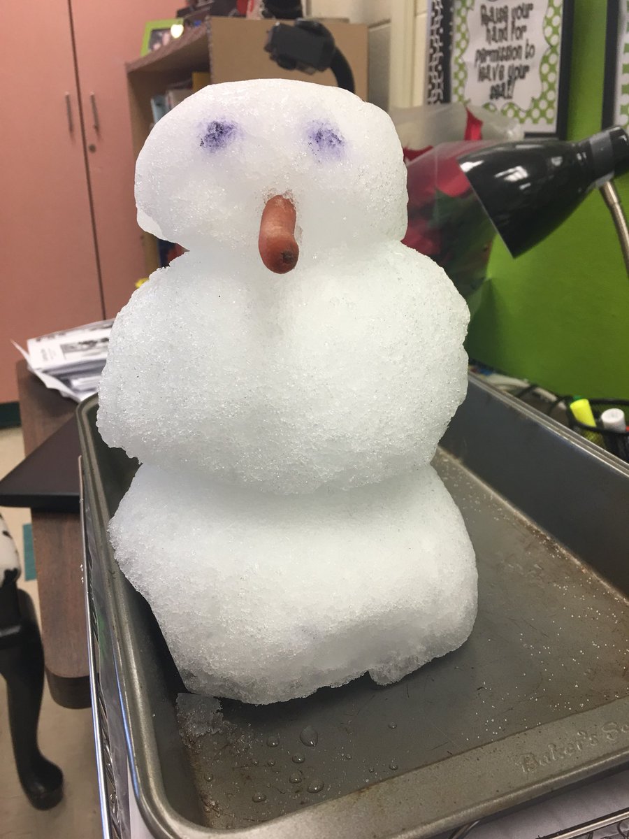 eblackwell87's tweet image. We used the snow from this weekend and made a snowman to watch how matter can change! #solidliquidgas #ONEccps @weRweaver #engagingstudents