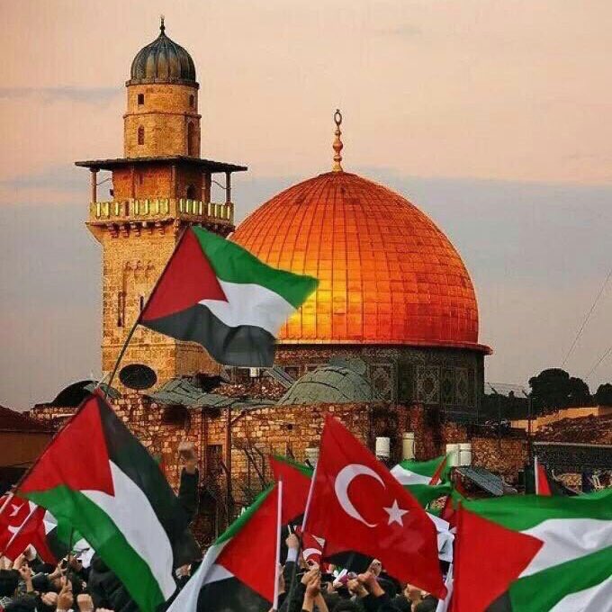 FatmaDalgc1's tweet photo. #KudüsİçinCİHAD Tüm ümmetin sevdası olmalıdır. https://t.co/LJeyQ7jMJn