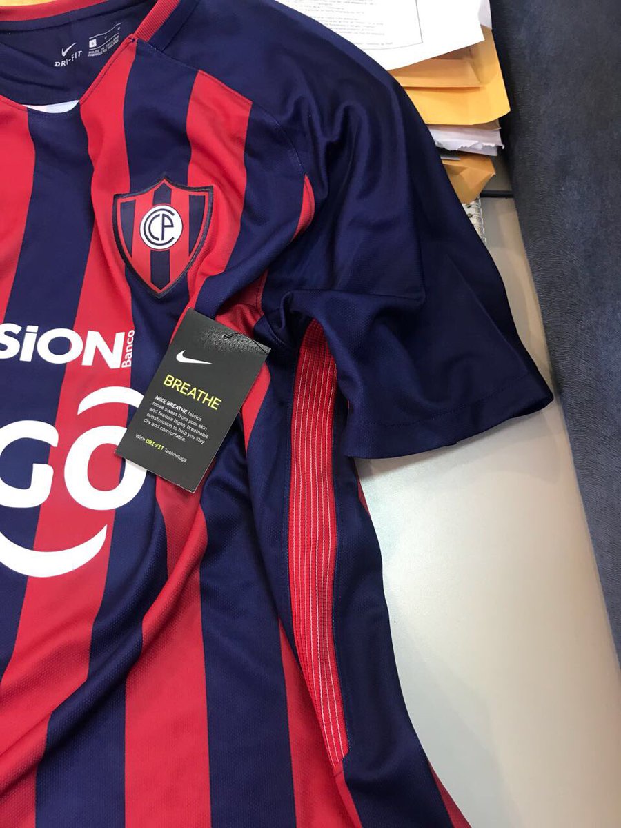ThalentPY's tweet photo. Agradecemos a #NikePy por considerarnos la marca más fuerte en el #UniversoCERRO y permitirnos sortear la nueva camiseta oficial 2018 entre nuestros seguidores. Dale RT y ya participas! https://t.co/AFkK6foFmr