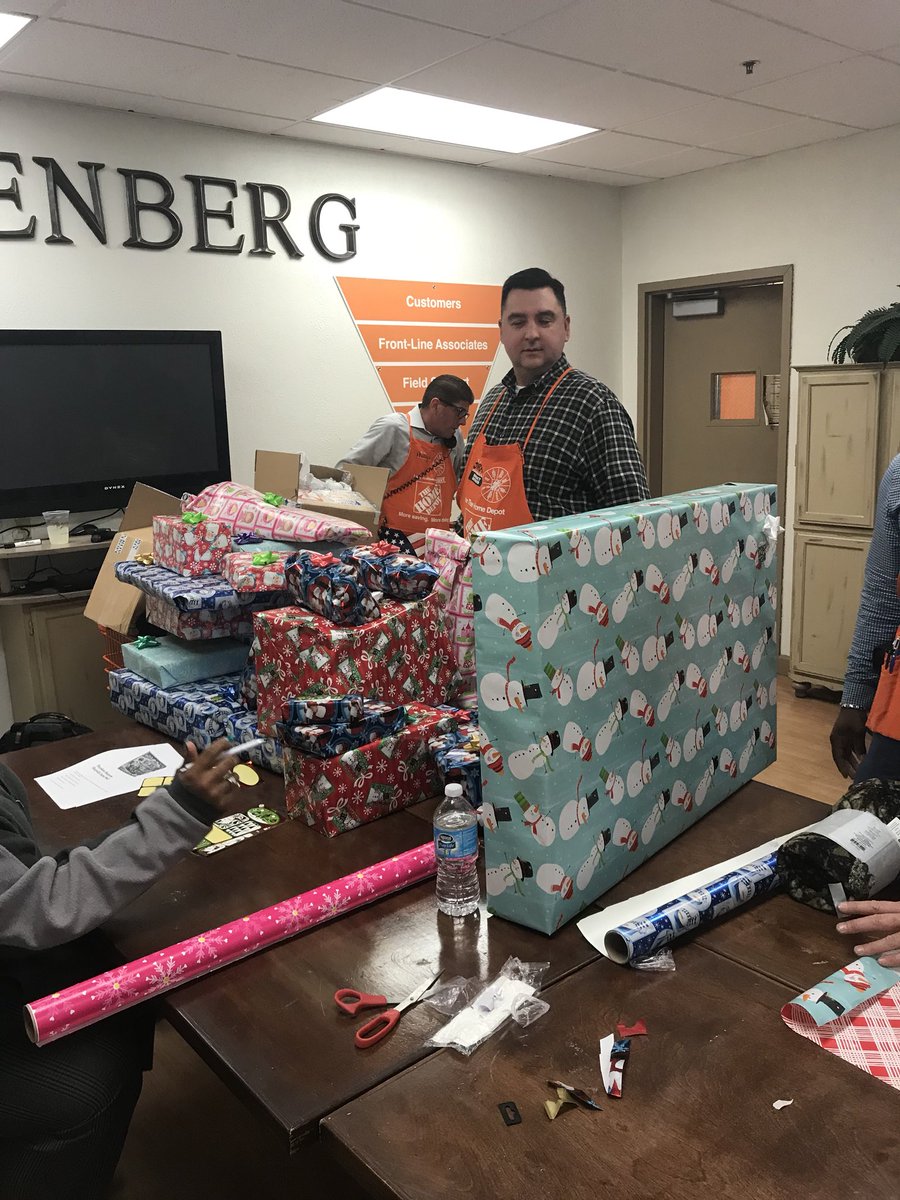 Jeffrey Edwards (@6546sm) on Twitter photo D307 giving back! Lots of wrapping going on! <a href="/JarrodFarmer4/">Jarrod Farmer</a> @Cheris6574asds @kimbrough_mk @bdouglas1977 D307 giving back! Lots of wrapping going on! <a href="/JarrodFarmer4/">Jarrod Farmer</a> @Cheris6574asds @kimbrough_mk @bdouglas1977