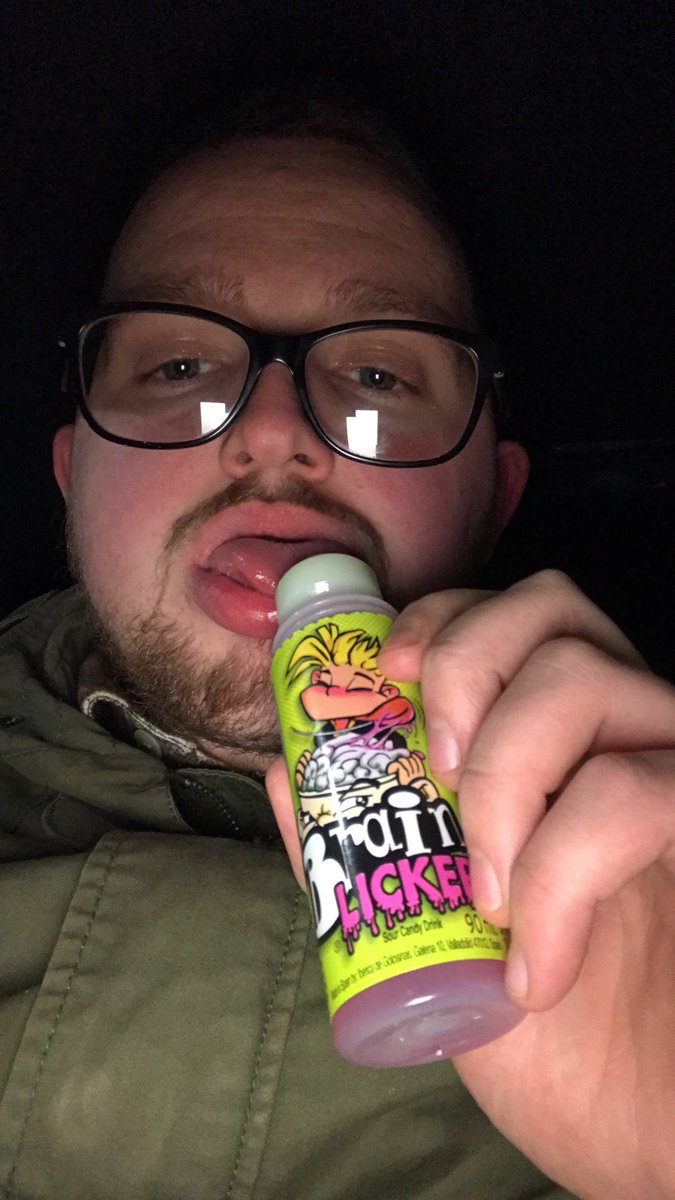 HagenMoss's tweet photo. Rolling back da years with a #brainlicker #yoloswag https://t.co/F0dGRll6ew