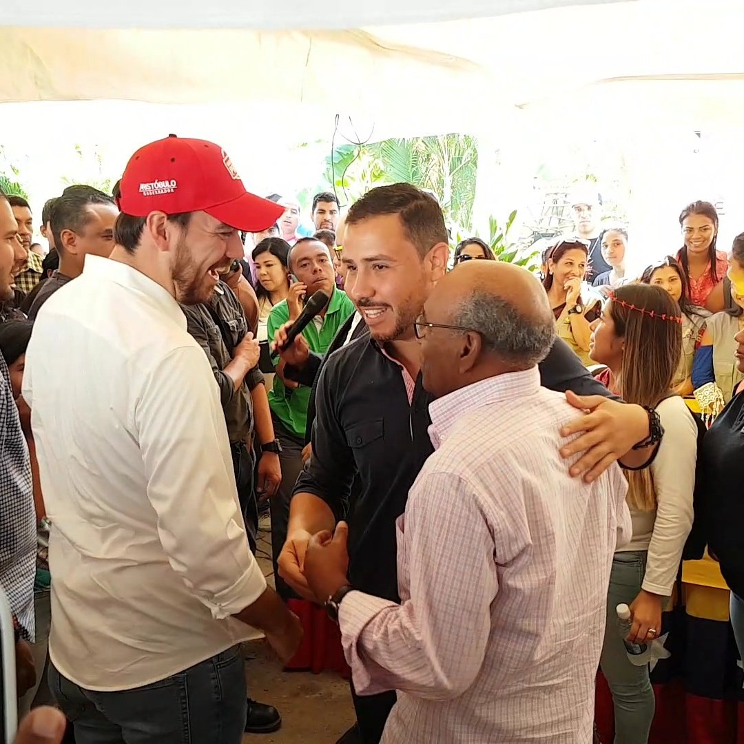 MarceloGalvis's tweet photo. Acompañando a mi camarada, amigo y ahora alcalde de la capital de nuestro estado #Anzoátegui @luismarcanos felicitaciones Hermano! @NicolasMaduro @dcabellor @psuvaristobulo https://t.co/goeOBM76of