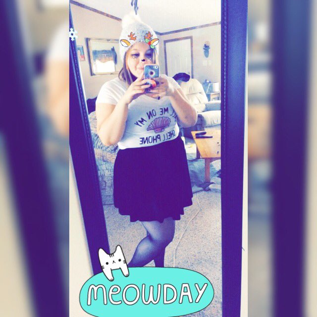 IndicaQueen96's tweet photo. Happy MeowDay ❄️🌺💋 https://t.co/DBuOqGuiBI