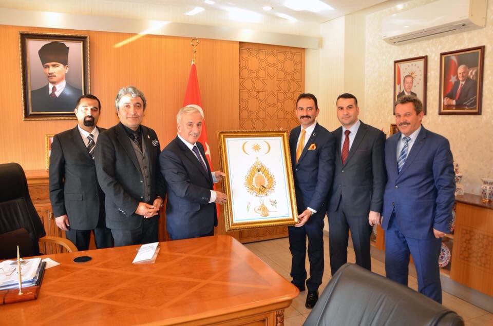 TÜMKAYDER Yönetim Kurulu olarak, Kayseri Valisi Sayın;<a href="/slmnkmc/">Süleyman Kamçı</a> Beyefendiyi makamında ziyaret ettik.